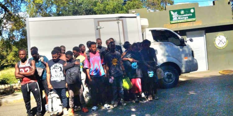 Ejército intercepta en Montecristi un camión con 22 haitianos indocumentados ocultos