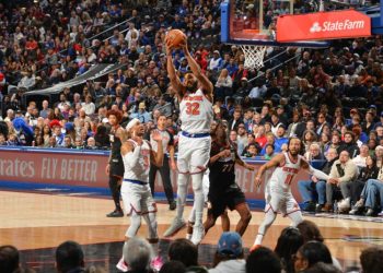 Karl Towns asume liderato de rebotes en la NBA