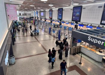 Se normaliza en un 90% tráfico aéreo entre Las Américas y Estados Unidos tras tormenta invernal