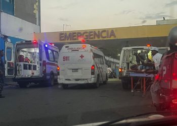 Explican por qué ambulancias permanecen en emergencia