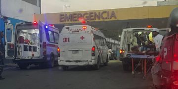 Explican por qué ambulancias permanecen en emergencia
