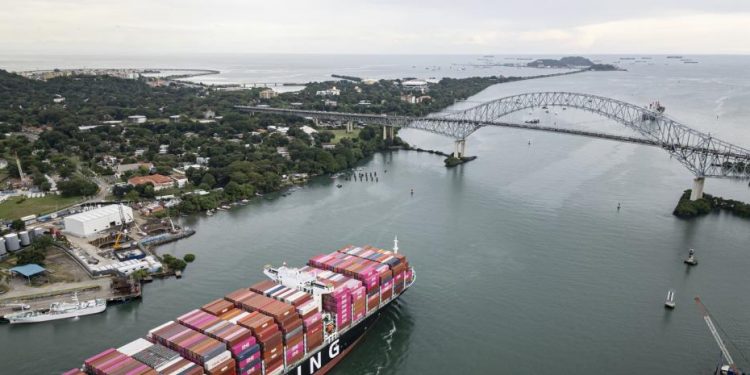 Corte Suprema Panamá anula concesión a firma hongkonesa en su canal