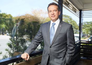 Abinader designa a Ito Bisonó como director honorífico de Infamicasa