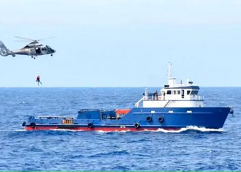 Armada francesa intercepta embarcación con casi cinco toneladas de cocaína y detiene a 10 hondureños