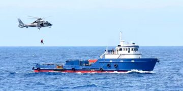 Armada francesa intercepta embarcación con casi cinco toneladas de cocaína y detiene a 10 hondureños