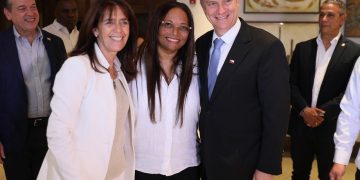 Presidente electo de Chile destaca avances de la República Dominicana en turismo, infraestructura y política migratoria durante su llegada a Santiago