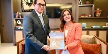 Daniel Rivera dice que visita de la embajadora Leah F. Campos a Santiago fortalece cooperación internacional