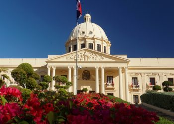 Abinader crea comisión de seguimiento de medidas concertadas para crisis haitiana