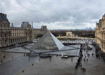 Cuatro meses después del robo de joyas, el museo Louvre es víctima de una estafa de USD$11 millones