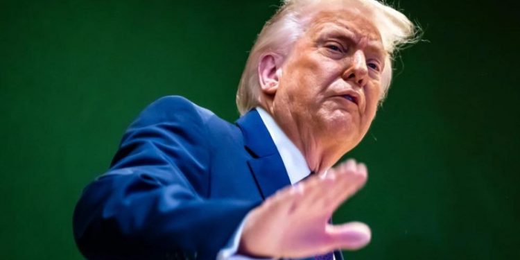 Trump dice espectáculo de Bad Bunny fue "uno de los peores de la historia"