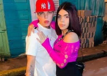 Familiares de joven apuñalada en Santiago afirman que esta subre de "problemas de salud mental"