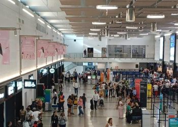 Cancelan 15 vuelos desde el AILA a Estados Unidos por tormenta invernal