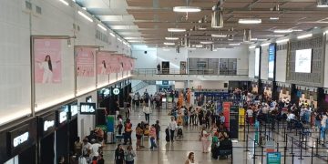 Cancelan 15 vuelos desde el AILA a Estados Unidos por tormenta invernal