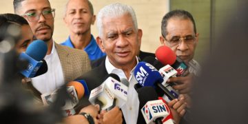 Presidente del Senado plantea llamar Aerodom a capítulo por retrasos de obra