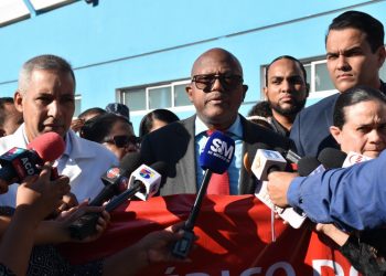 Colegio Médico exige respuesta tras apresamiento de de pediatra en el Robert Reid Cabral