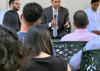 Guido Gómez Mazara: En el país “tenemos crisis de ideas”