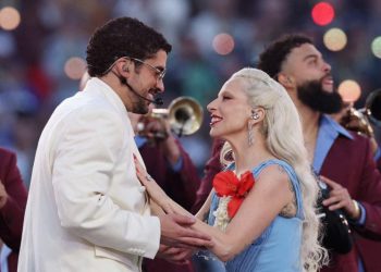 Bad Bunny le recuerda a Trump el poder latino