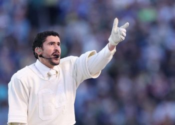 Congresistas republicanos piden "encerrar" y "multar" a Bad Bunny