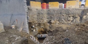 Explosión de tubería por Monorriel deja sin agua zonas de Santiago