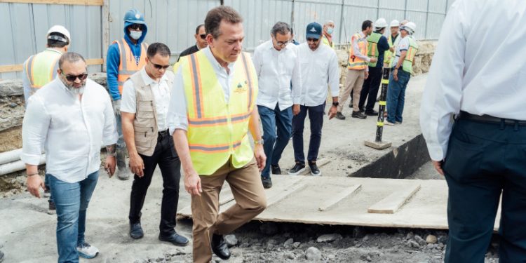 Abinader ordena supervisar retrasos en obras de la calle Del Sol
