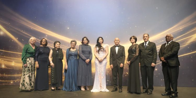 Ministerio Público entrega “Premio al Mérito” a fiscales de larga trayectoria en el teatro nacional