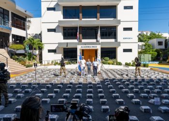 Apresan a seis en lancha con cargamento de más de dos toneladas de drogas