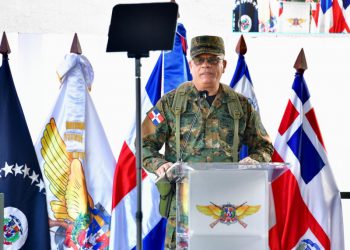Ministro de Defensa valora entrega equipos militares a Fuerzas Armadas