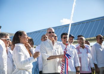 Abinader agota extensa agenda de trabajo el fin de semana