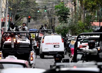 Varias embajadas alertan a sus ciudadanos ante bloqueos y violencia en México