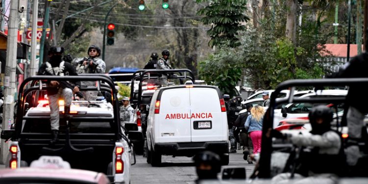 Varias embajadas alertan a sus ciudadanos ante bloqueos y violencia en México