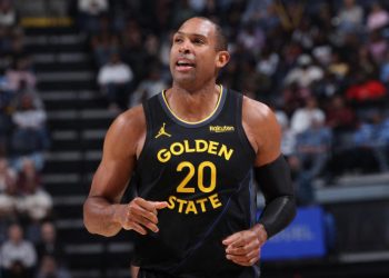 Al Horford llega a los 15 mil puntos y funda club entre centros de la NBA
