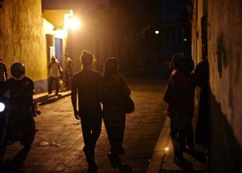 Cuba sufre colapso parcial del sistema eléctrico; afecta a miles