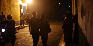 Cuba sufre colapso parcial del sistema eléctrico; afecta a miles