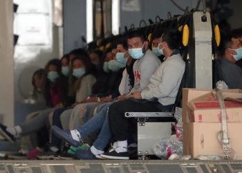 Las deportaciones masivas sobrecargan tribunales de Estados Unidos