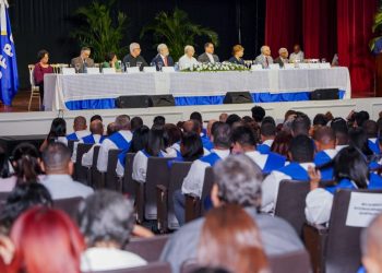 El instituto José Francisco Peña Gómez graduó otros 914 alumnos en su XV investidura ordinaria así sumando 14,119 en total