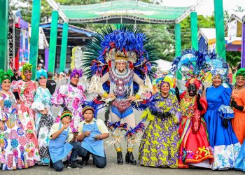 Carnaval de Santiago inicia con un derroche de colorido y lleno de innovaciones