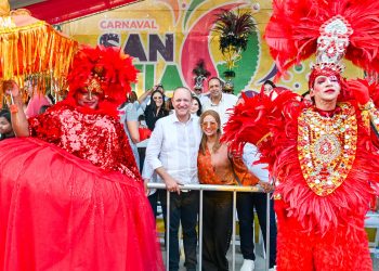 Carnaval de Santiago cierra su segundo domingo a golpe de música y Lechón
