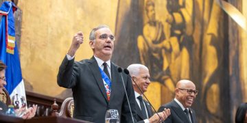 Presidente Luis Abinader revela inversión histórica en agua potable y saneamiento y anuncia el programa más ambicioso de saneamiento costero del país