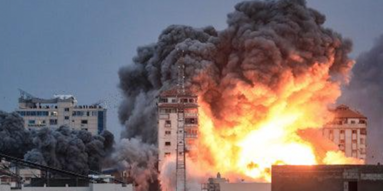 Mueren 9 policías durante un ataque israelí en Gaza