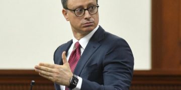 Rechazan salida del país a Jean Alain Rodríguez; historial médico carecía de traducciones legales