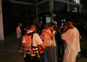 Irán lanza una nueva ola de ataques aéreos contra Tel Aviv y otros territorios