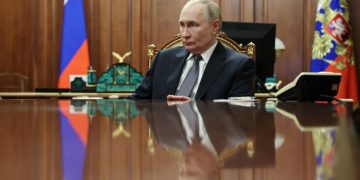 Putin pide retomar la vía diplomática en el conflicto con Irán en una llamada con Pezeshkian