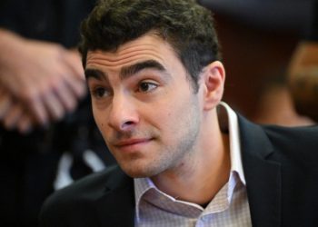 Abogados de Luigi Mangione buscan retrasar sus juicios estatales y federales