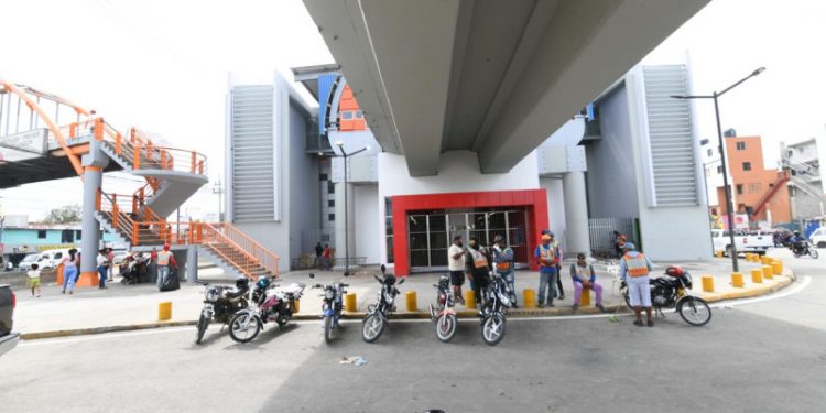 Puesta en funcionamiento de Línea 2C del Metro “baja tapones” en Santo Domingo Oeste