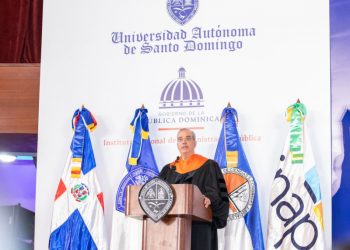 Abinader afirma servicio público exige carácter y anuncia 500 nuevos cupos en maestría en gobernanza