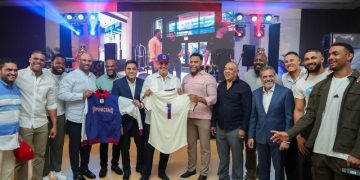 Comisionado Rob Manfred resalta el apoyo dado por Luis Abinader