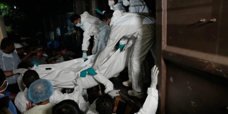 Estados Unidos hunde un buque de guerra iraní en el océano Índico