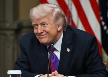 Trump dice que “cuando suben los precios del petróleo ganamos mucho dinero”