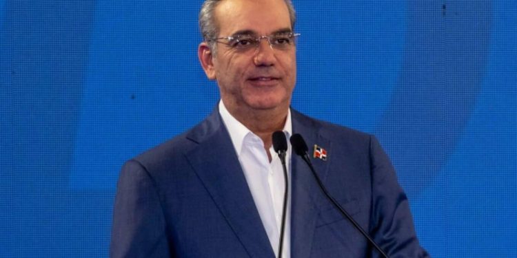 Abinader resalta informe de la SIP y se compromete a ampliar más las libertades públicas en el país