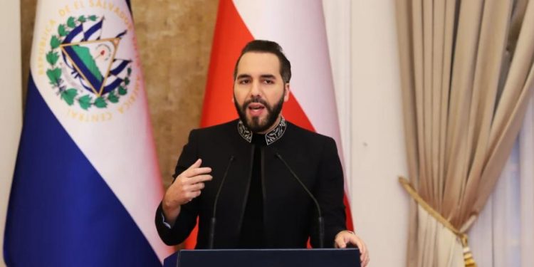 Presentan supuestos crímenes de lesa humanidad en El Salvador